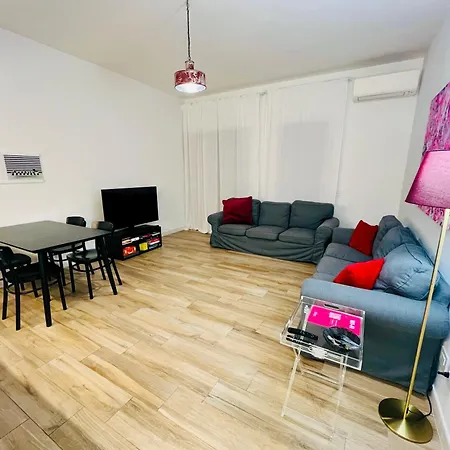 아파트 Bellhome 1 - Elegante Nel Centro Di